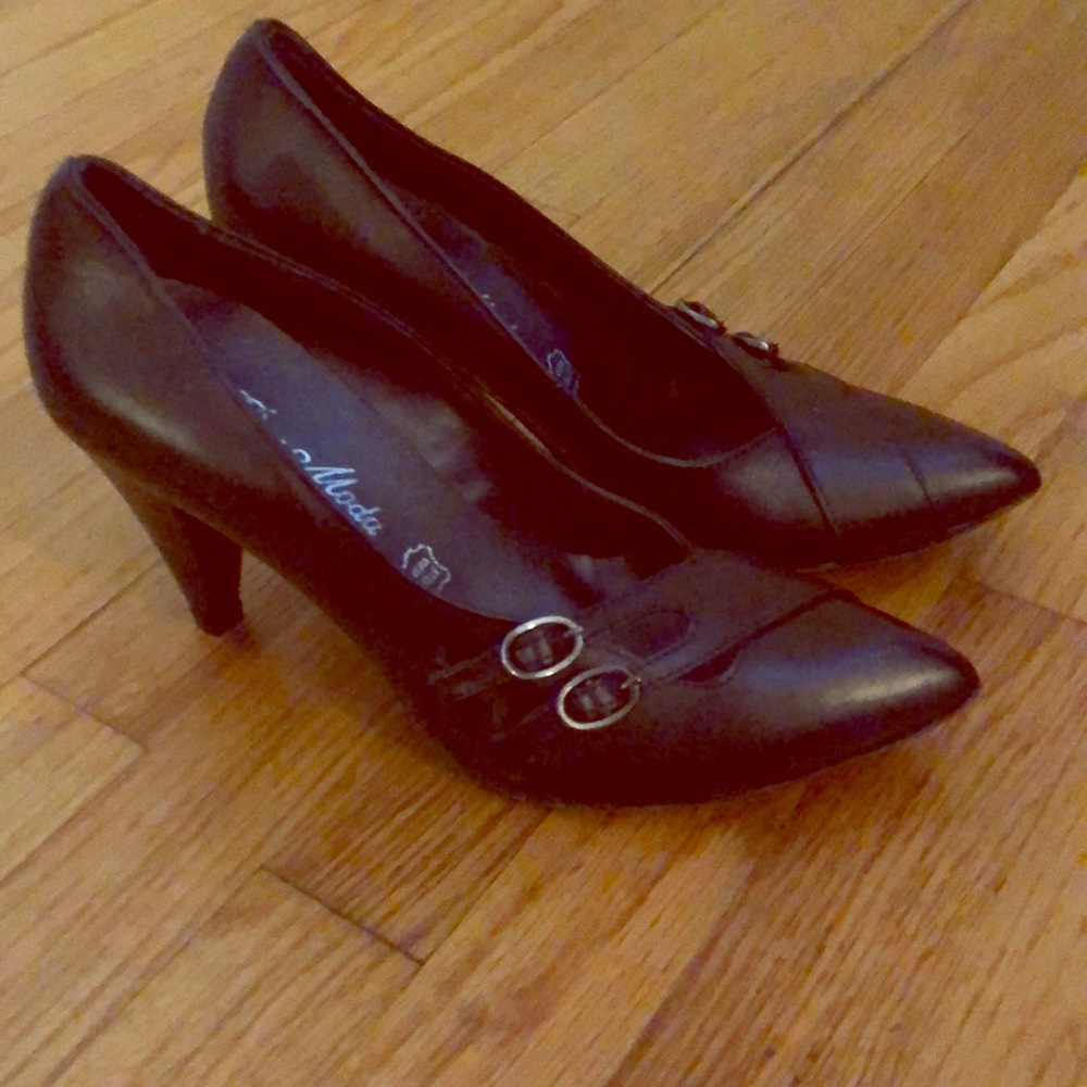 NIB V Italia Vitello heels - size 38 EU, 7.5 US